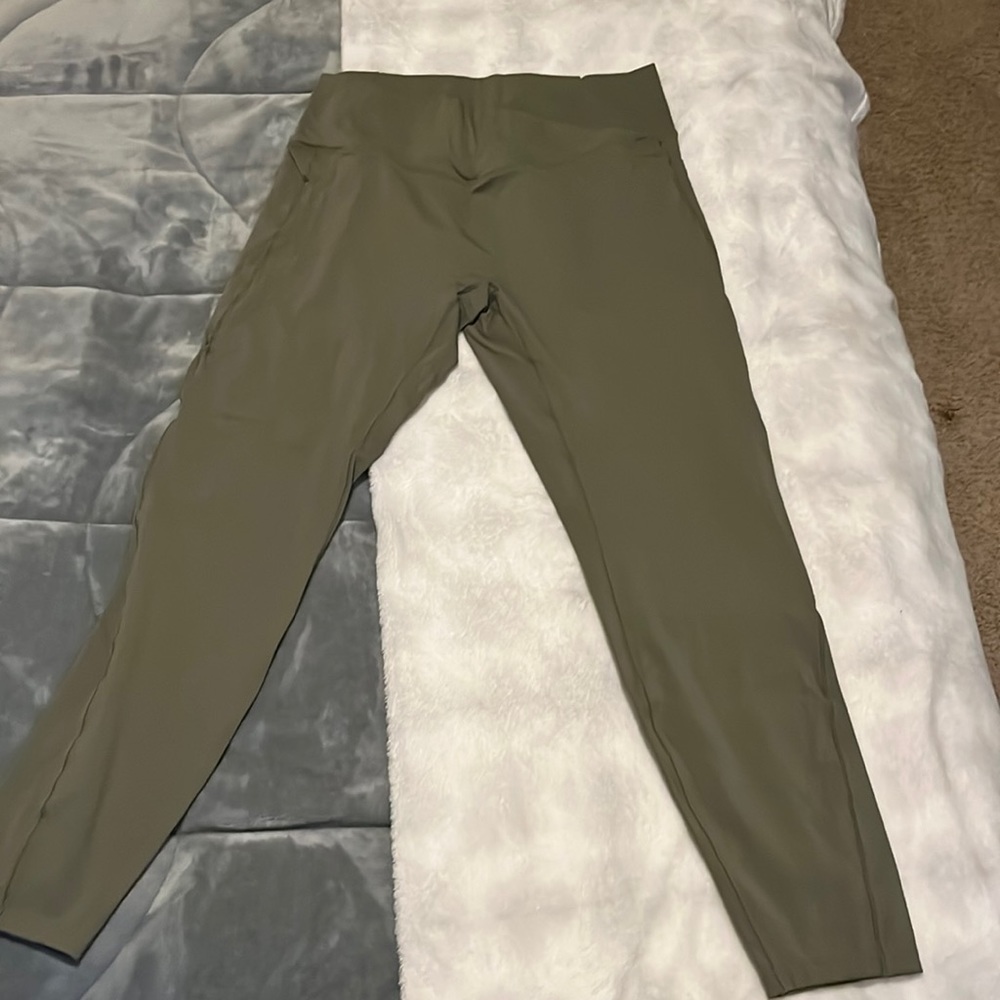 Green Halara crossover leggings
